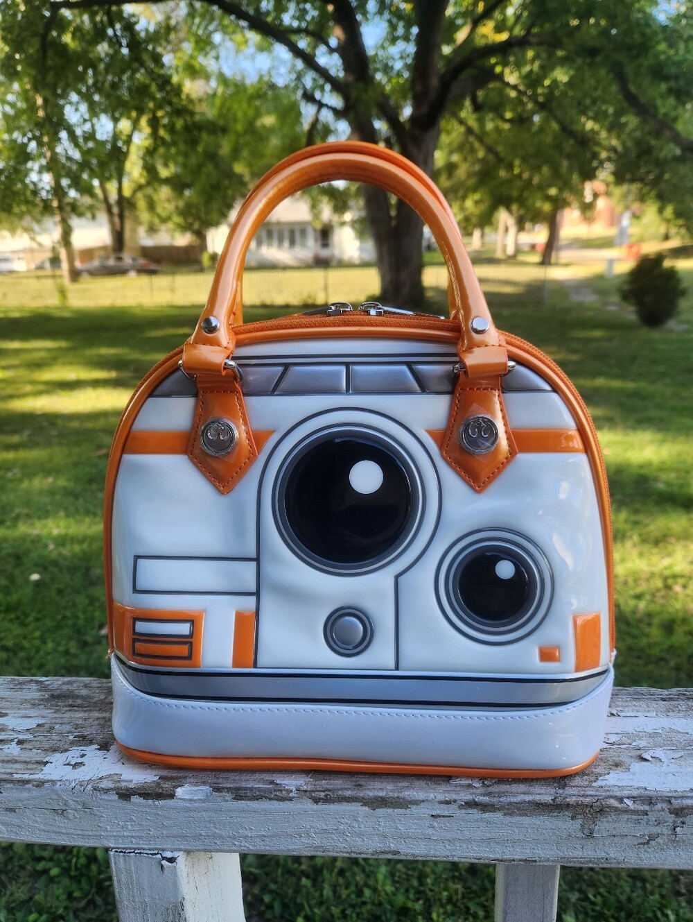 Disney Loungefly Star Wars Patent Dome. The Force Awakens EUC